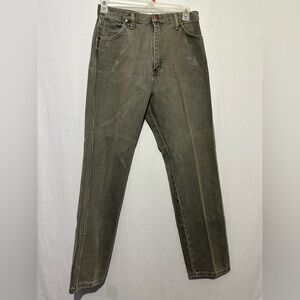Wrangler vintage women’s olive green straight leg jeans, 13x32